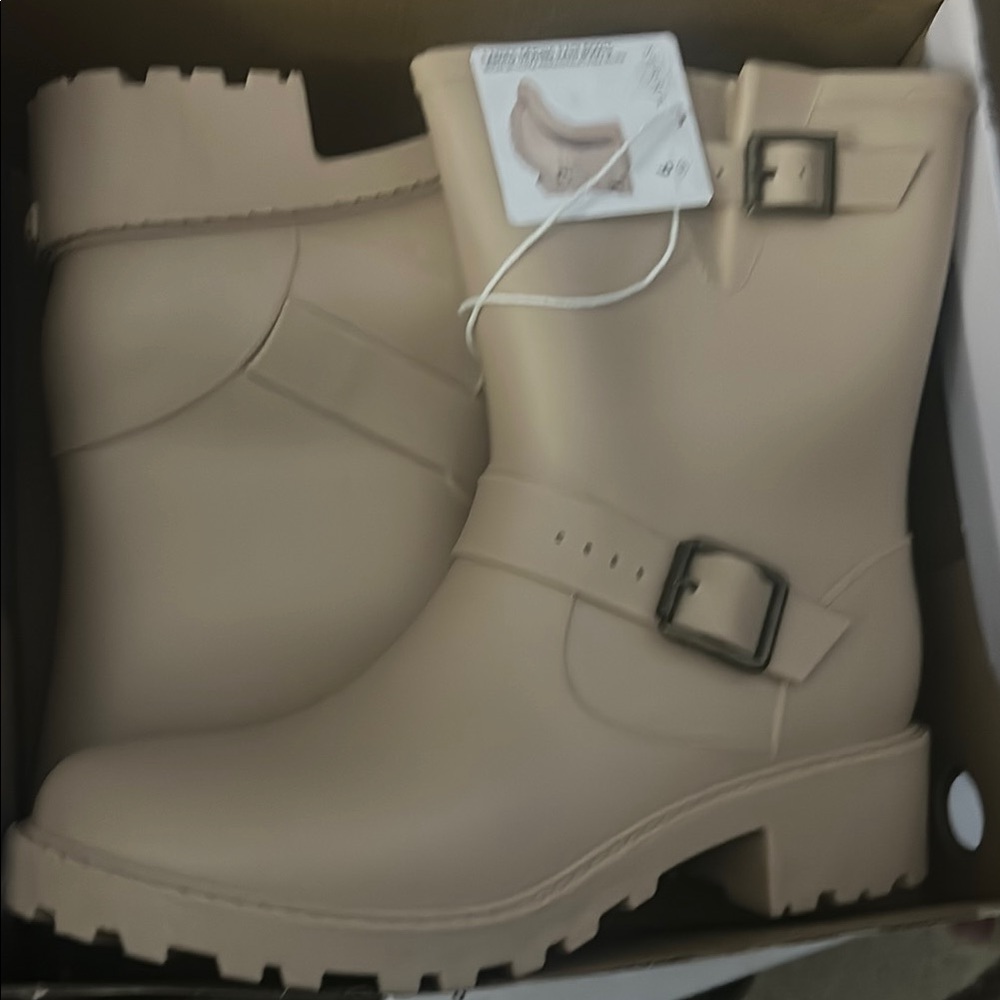 Women's Tan Rain Boots